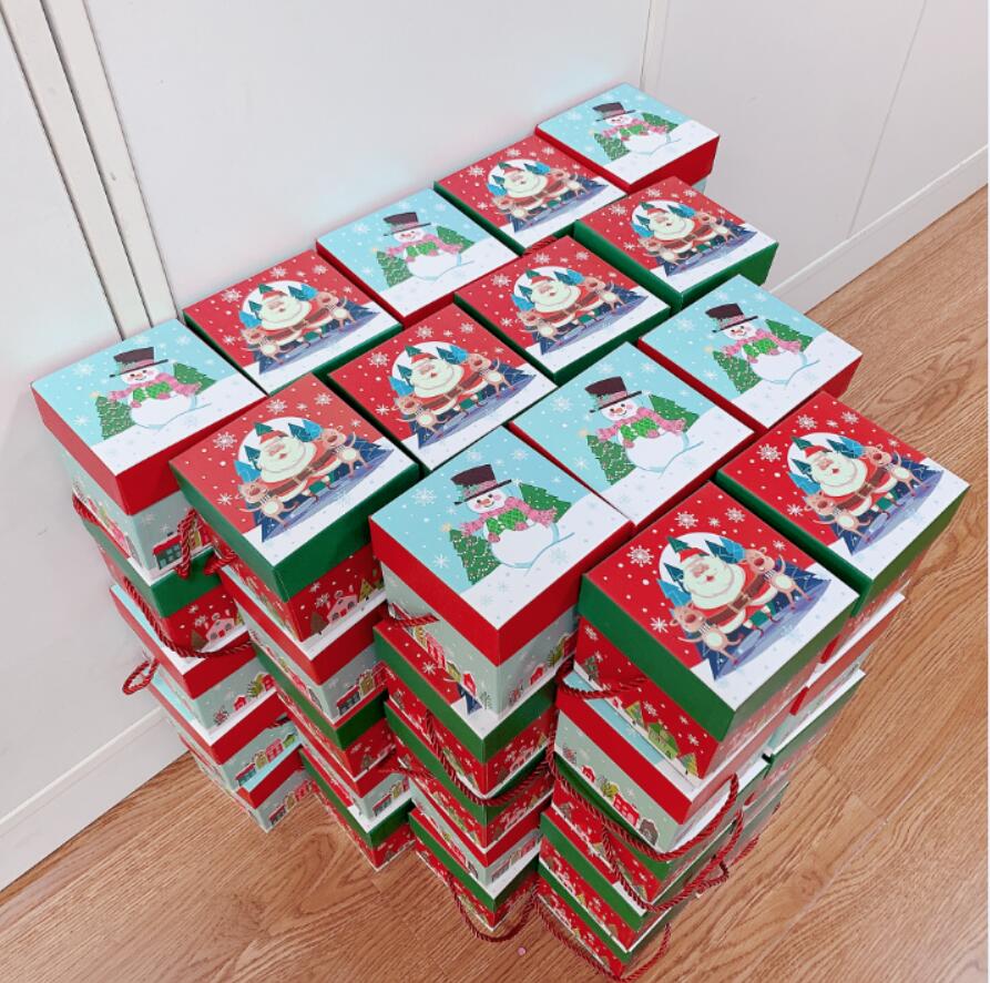 暖心冬日，圣誕有禮，金鷹祝您平安喜樂！